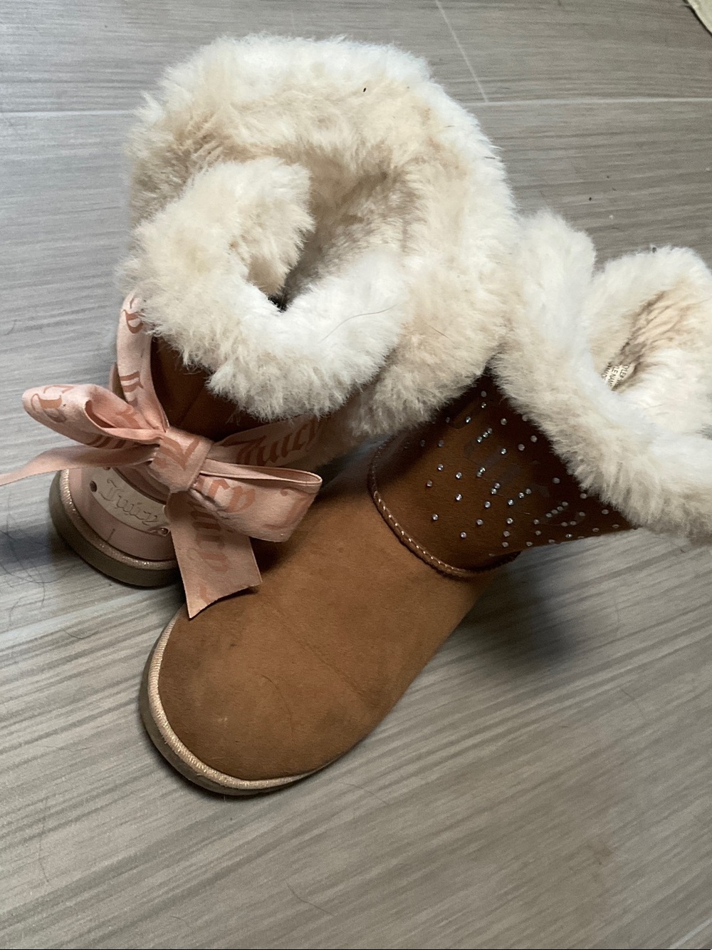 Juicy Couture Chestnut Boots with Cream Faux Fur and Pink Bow